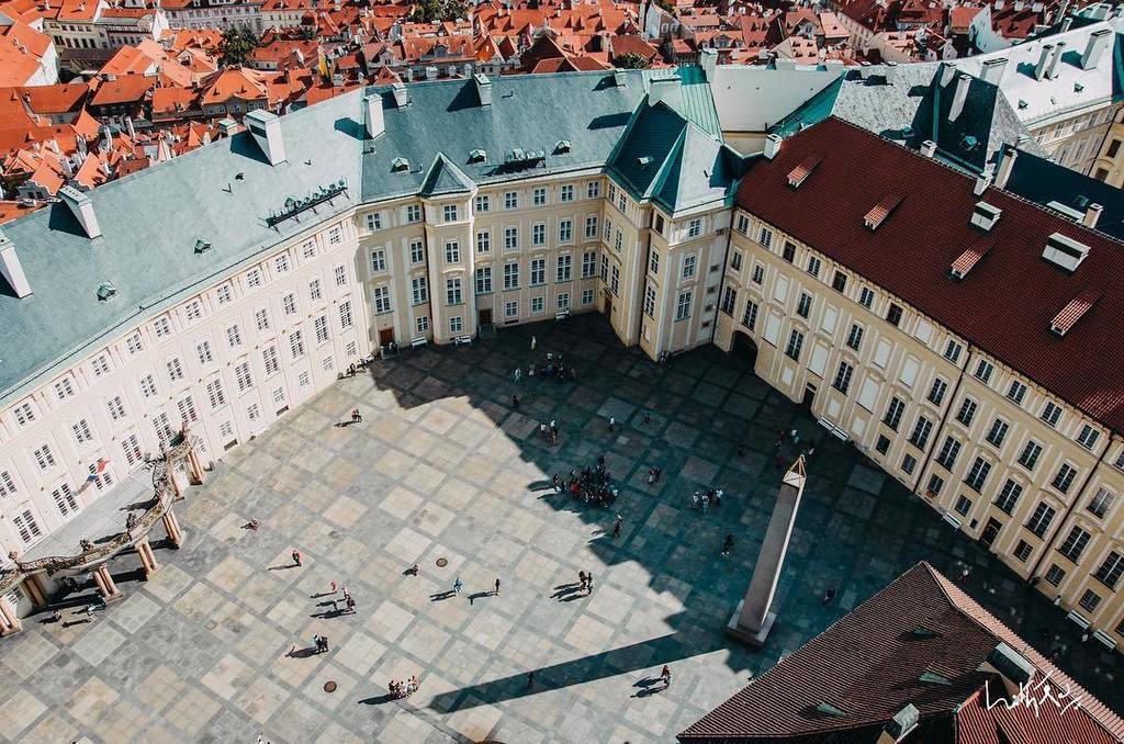 ihithro's tweet photo. The Castle . #praha the all new #Czechia #ihithro *,~~] https://t.co/AC1HDKdWs0 
#main_vision
#superhubs #praguecastle 
#hubs_united
#igglo… https://t.co/dIywXMWRtx