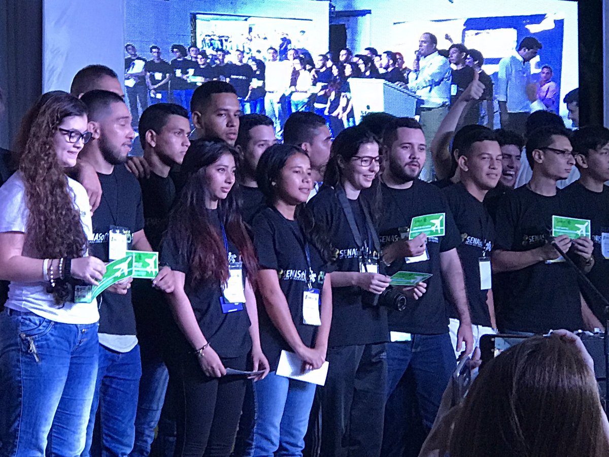 jjorgegiraldog's tweet image. Las noticias son buenas, campeones de #Algoritmos #Algoritmia en #SENASOFT2017 #SENARadio