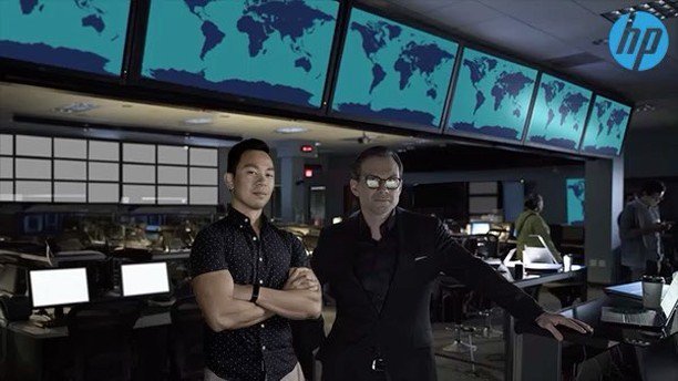 idr3wi's tweet photo. Threat hunting with Christian Slater 😂🤣 #thewolf #blackhat2017 #bhusa https://t.co/I1XAg9Nibh https://t.co/qs0dYWJ4fT