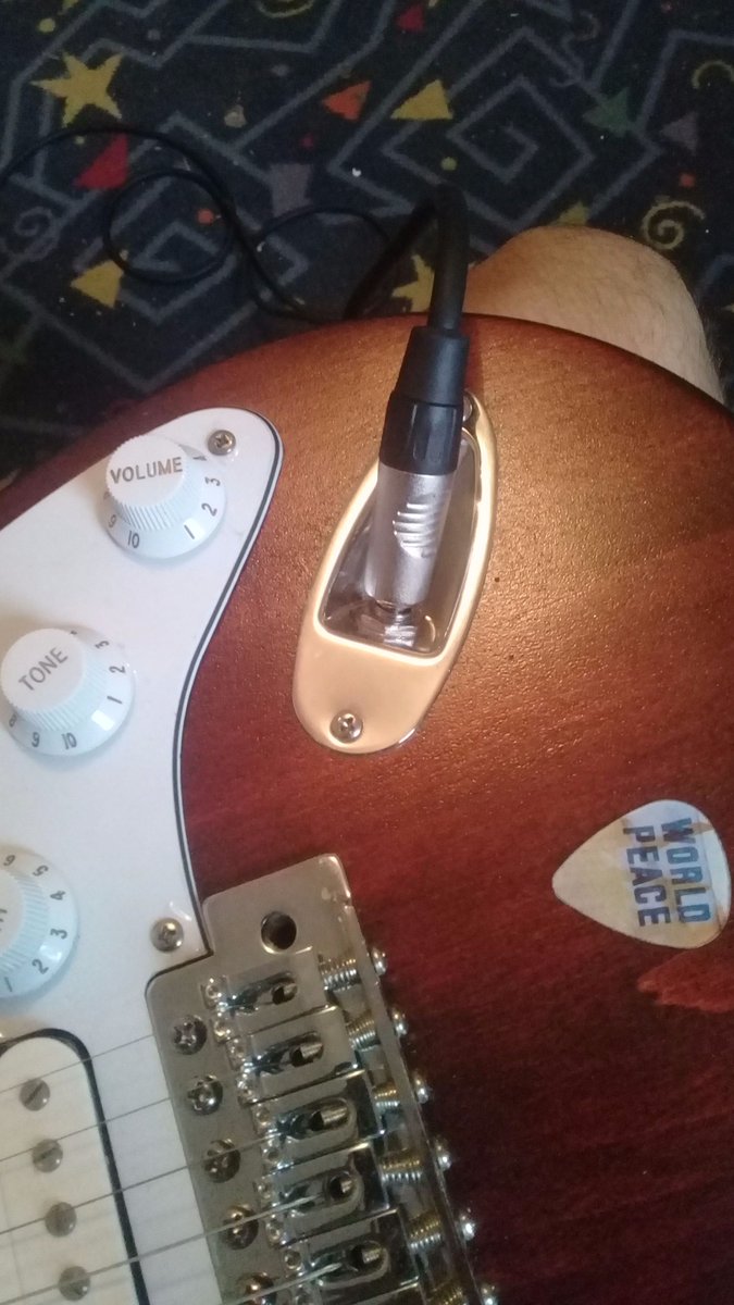 eStebanM618's tweet photo. My Plug in Baby... :3 https://t.co/qZj61WNrHh