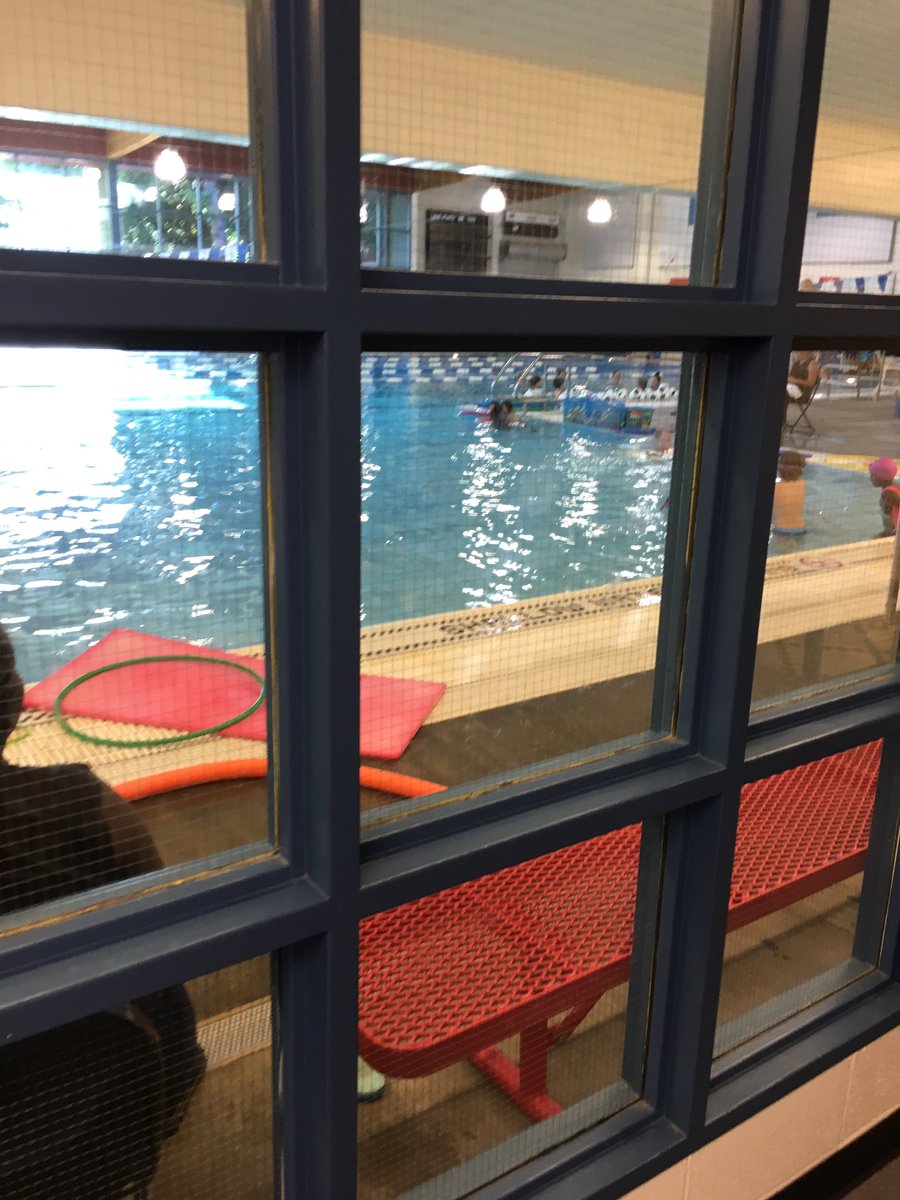 y4y7y2's tweet photo. 今日はアメリカのプールで泳いだ🏊 https://t.co/HmtPLJl8fr
