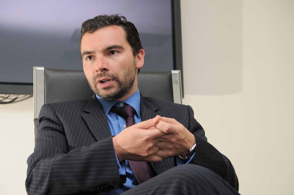 Procuraduría formuló cargos en contra de @Villamizar, exdirector de la UNP. bit.ly/2uDuM8g