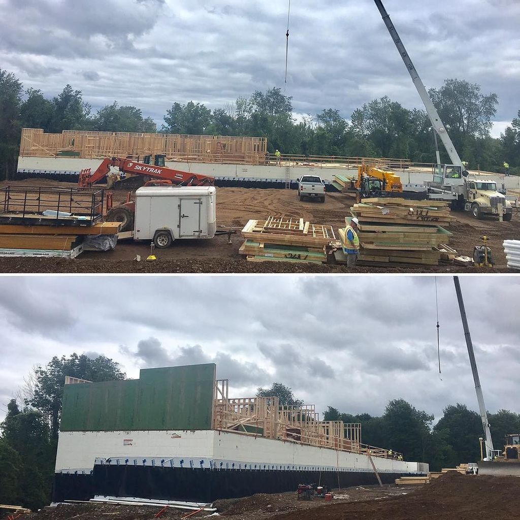 BigBearUSMCVet's tweet photo. Lakeside Commons #studenthousing project @huberwood #SUNYOswego 12 Buildings going up with #ziprsheathing #ZIPRevo… https://t.co/rCS26uSyzc https://t.co/NLjAsQIQLo