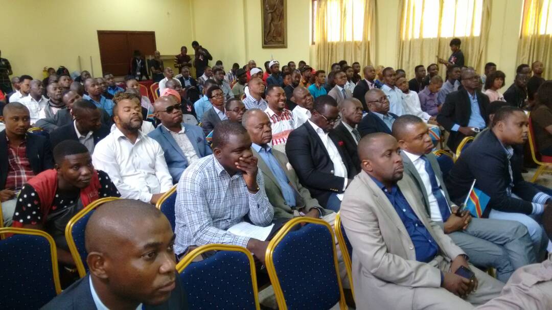 shabani_lukoo's tweet photo. #RDC moments d'échange de partage d'expérience avec leaders de la jeunesse @filimbi243 @luchaRDC une jeunesse consciente et décidée ✌ ✌ ✌ https://t.co/gJqJoMBap9