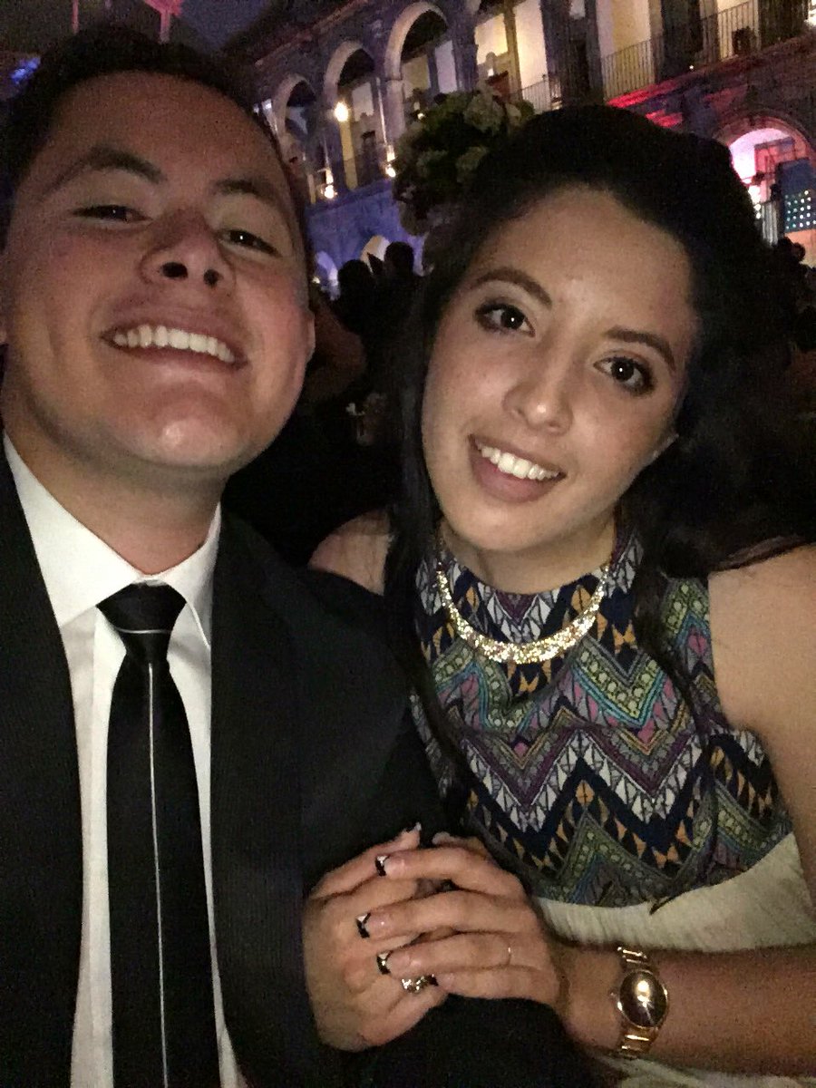 Juaanki16's tweet photo. #MédicosULSA Felicidades Lety 💪🏼 @GraduaciónMx https://t.co/coEBvhbSOF