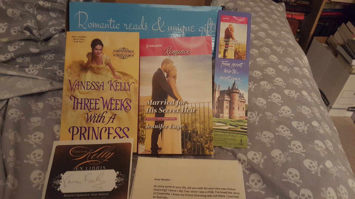 PRationality's tweet photo. And the last of my awesome mail to make a girl happy my #Royaltybox from @EverAfterBox came in! #EverAfterBox https://t.co/6ayrVmKXYl