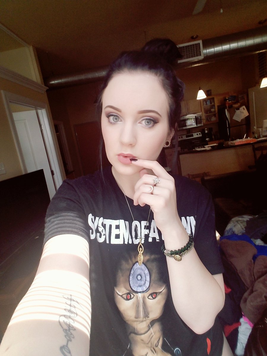 dash_victoria's tweet photo. New #makeup. Happy day #suicidegirls #bandtee #systemofadown https://t.co/oD5VALeyIX