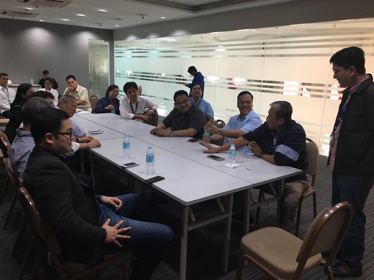sarchavez's tweet photo. Meet the @DOTr_PH #RailGroup in its new ofc in Clark Freeport Zone, Pampanga @dotcmrt3 @PNR_GovPH @OfficialLRTA @iskomoreno https://t.co/lQxnSTOZMn