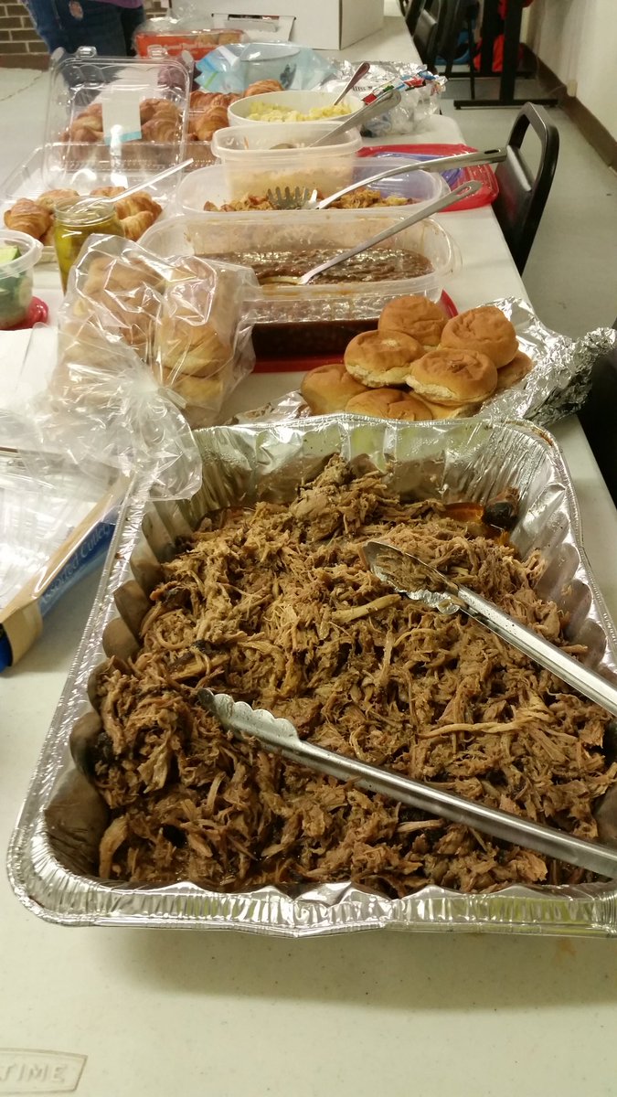 KingofKSP's tweet photo. Yes, I will work for food!π
Shout out to the great folks of #SebreeKY for having me speak this evening about the current drug culture.
πβ https://t.co/KqYsrZcxZg