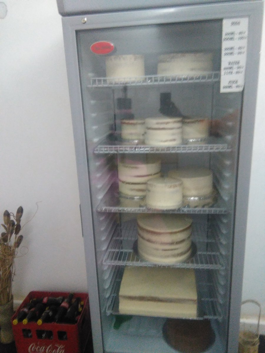 CakerofCakes's tweet photo. gearing up for weekend weddings, #weddingcakeskenya https://t.co/1kAtohKGJp
