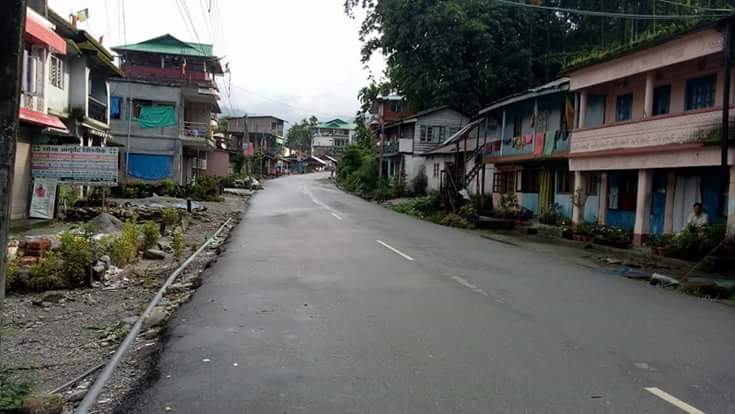 GorkhalandGJM's tweet photo. 44th Day of indefinite strike for #Gorkhaland - Images from #Gorubathan
Together we will TRUIMPH.
Jai #Gorkhaland
Pic: The Times Doars https://t.co/7d2qvnYa0S
