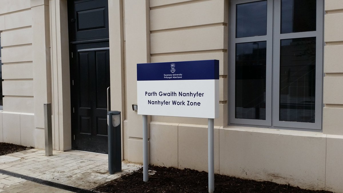 SxSwansea's tweet image. #postmounted #sign fitted for @VINCI at the @SwanseaUni campus at SA1 yesterday #swansea #signs #signsexpress