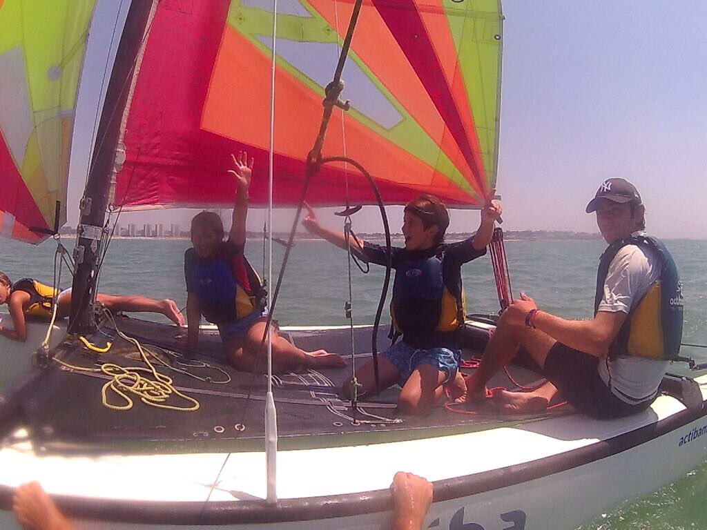 actiba2000's tweet photo. Navegar ⛵️ disfrutar del verano en #ElPuerto con @actiba2000 #velaligera #Campamento #Deportes #Verano #Cádiz https://t.co/amiKcZSZ8o