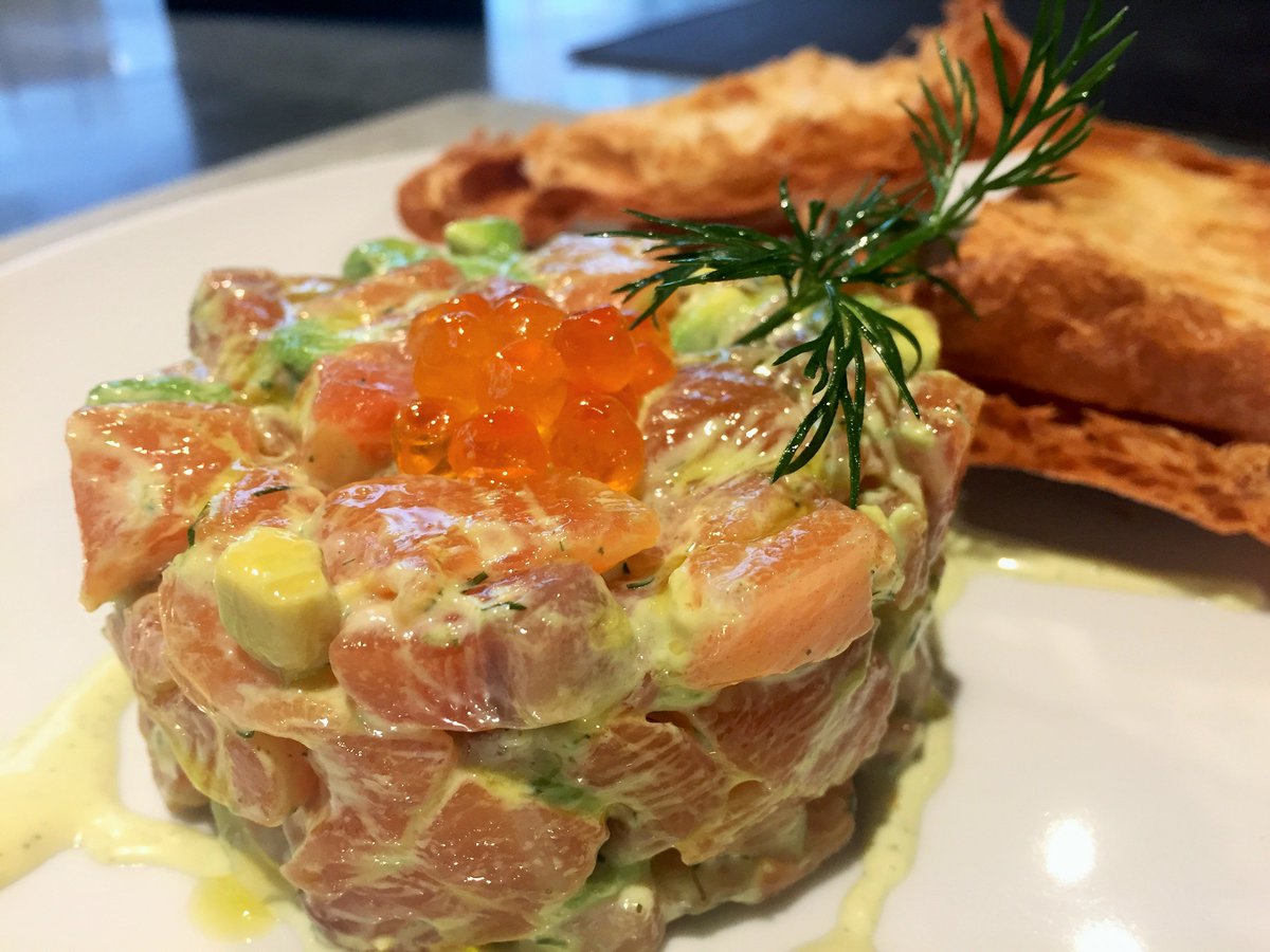 GrupoLaMaquina's tweet photo. #Tartar de #salmon y #aguacate. 

#querico #GrupoLaMaquina https://t.co/1GBPUP9OuH