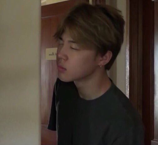 purpleNams's tweet photo. Hoseok aint here yet imma take a nap yall let me know if https://t.co/oqlJkHg59x