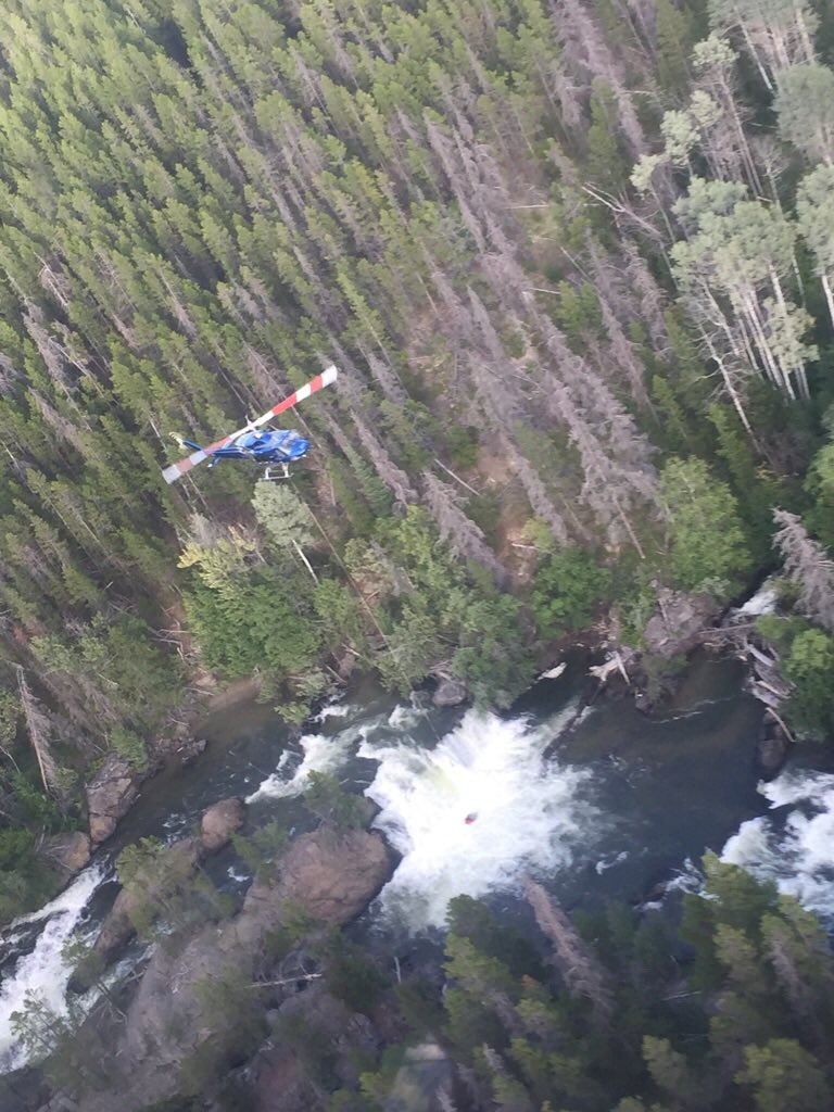 This is how we do it! Filling the Power filled Bambi buckets!
#bambibucket #HelloBC #HelicopterTwitter #explorebc