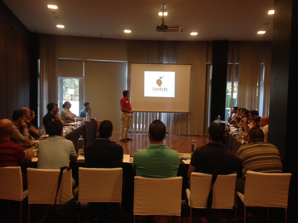 Esta semana en sus 10 min de presentacion <a href="/ZaharenaCo/">Zahareña</a> #BNI #FORMACION #NETWORKING