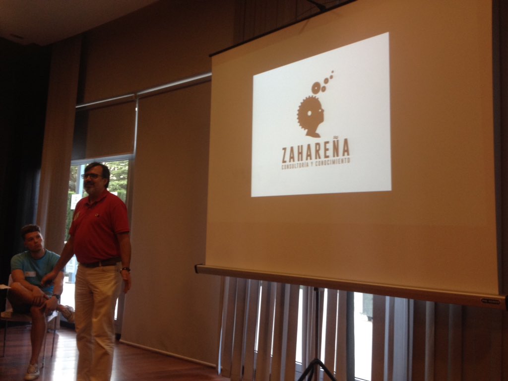 BNIProgresoGR's tweet photo. Esta semana en sus 10 min de presentacion @ZaharenaCo #BNI #FORMACION #NETWORKING https://t.co/WAgVbGLgjR