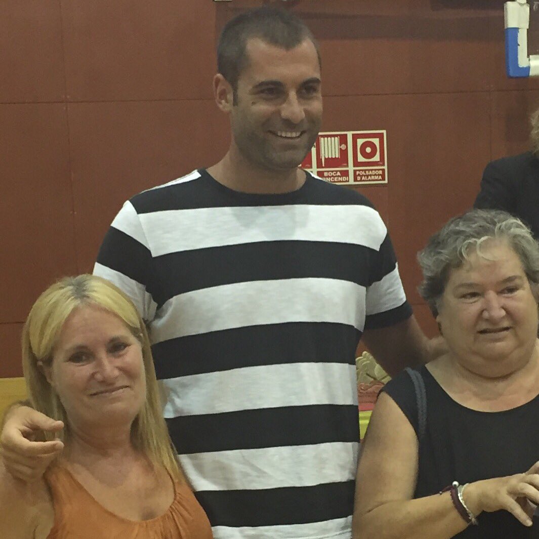 Trastuculer's tweet photo. @xavigg12 dissabte a casa tots portarem el casquet croata amb el #12 a per l'or campió #gocroatia #goxavi https://t.co/eSvH6jSU2K