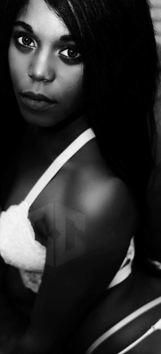 KeyahJoseph's tweet photo. S E D U C T I O N ♣ https://t.co/MfGyTTQRva