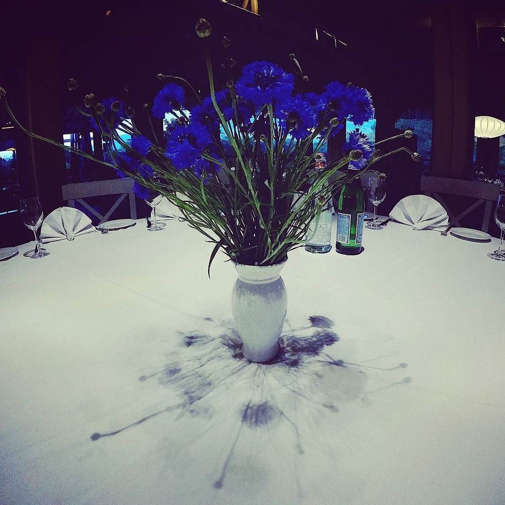 Tuvāk dabai.☘ Rudzupuķes uz restorāna galdiem. 🌿 ift.tt/2eTskW6