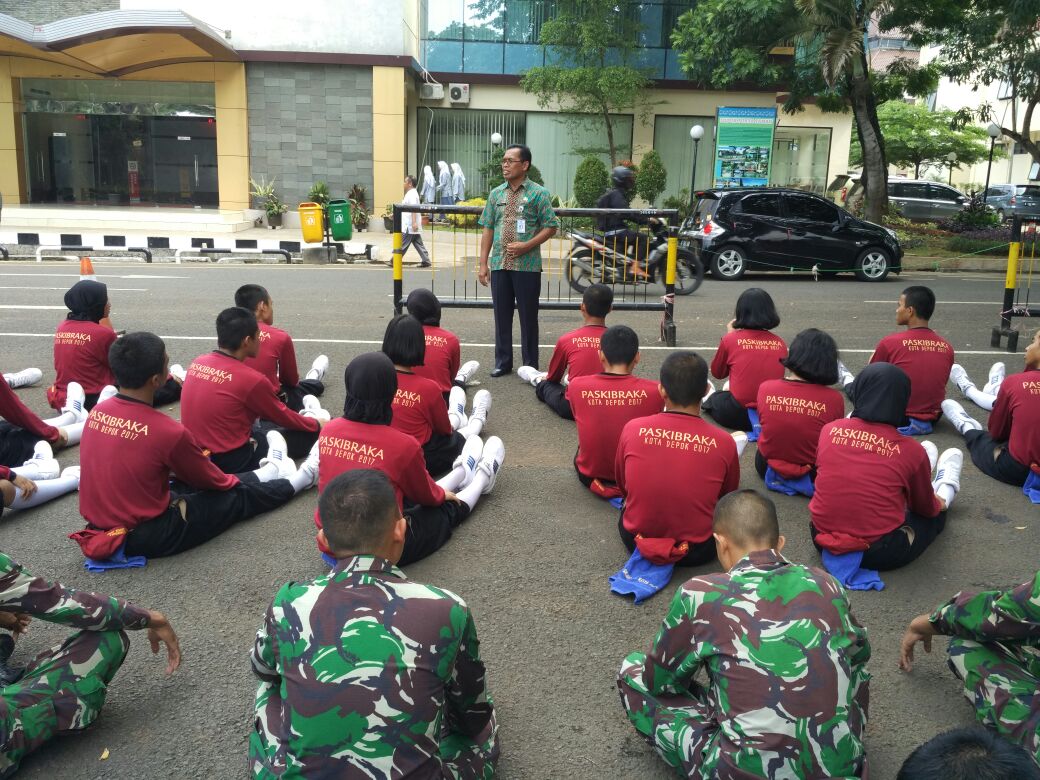 Kabid.Pemuda <a href="/dispora_depok/">DISPORYATA DEPOK</a>  memberi pangarahan kepada paskibraka  dan pendamping paskibraka <a href="/pemkotdepok/">PEMERINTAH KOTA DEPOK | #AyoPakaiMasker</a> <a href="/IdrisAShomad/">Mohammad Idris</a>