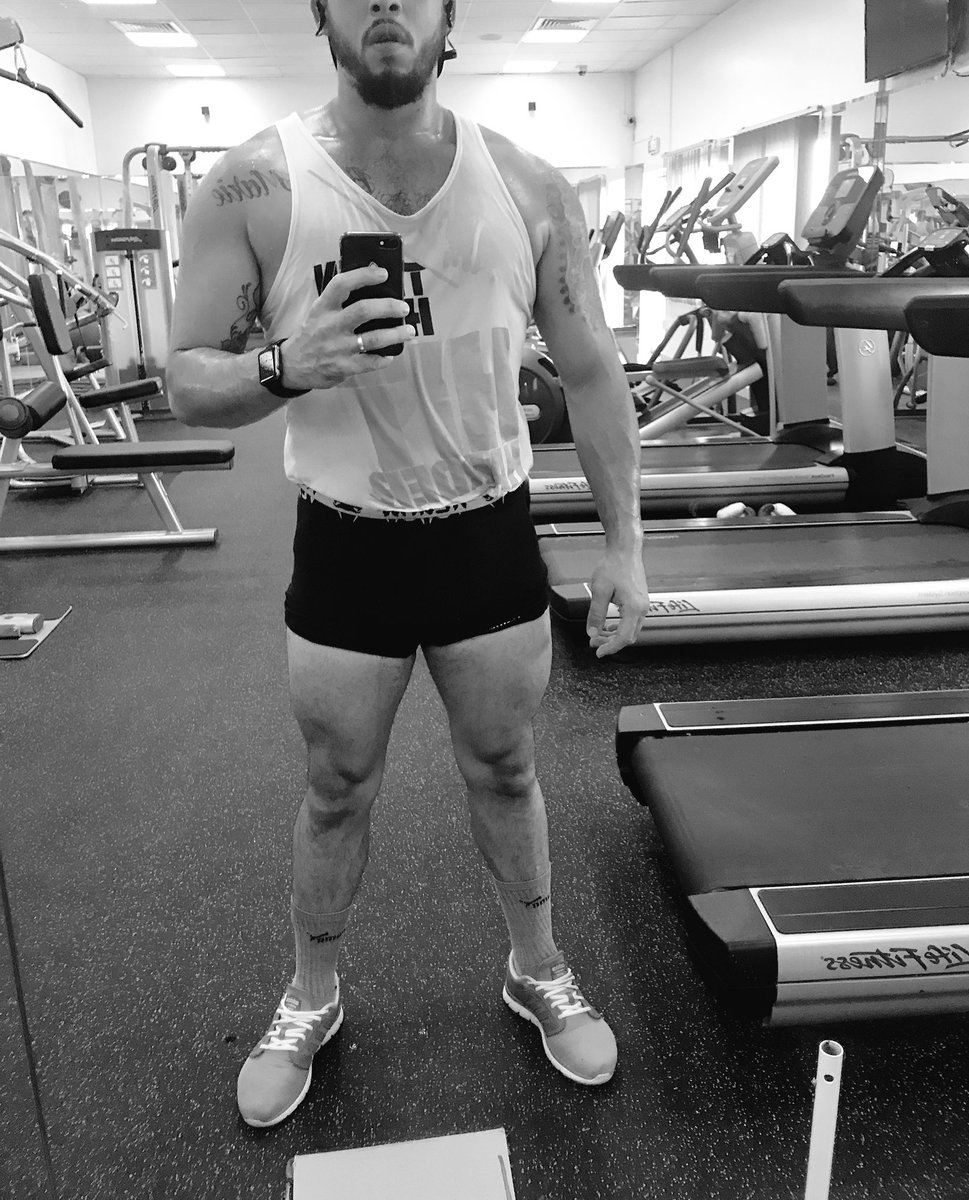 OllyD142's tweet photo. #hardworkstarted #sna #gym01
#excited #gotthehunger https://t.co/IarKAJ5ukz