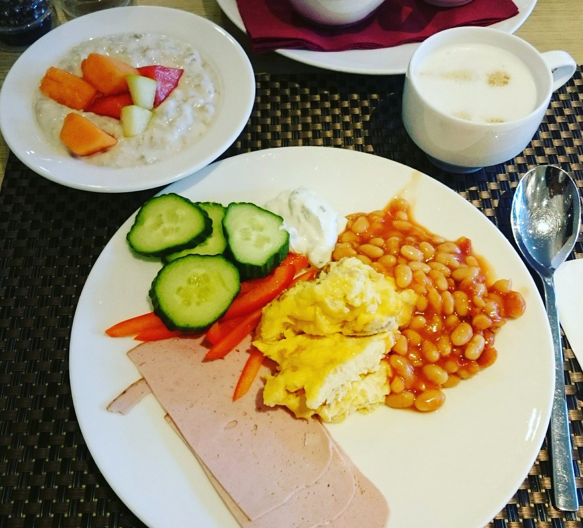 DocSteinbach's tweet photo. Tag 1/3 zweiter Teil #Ernährungscoach von @safsbeta. Ich bin gestärkt. Kann losgehen! #safsbeta #DocSteinbach #docsteinbachontour https://t.co/WGQImQu7pK