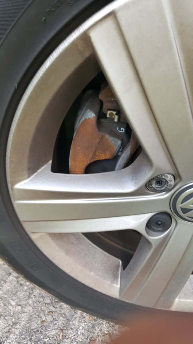 LEED4VIES's tweet photo. @VWUKHelp Hi could you tell me if my wheels/brake pads/discs should look like this on my golf thats only 4-5 months old. Thanks. https://t.co/SZZlJ5Y2zJ