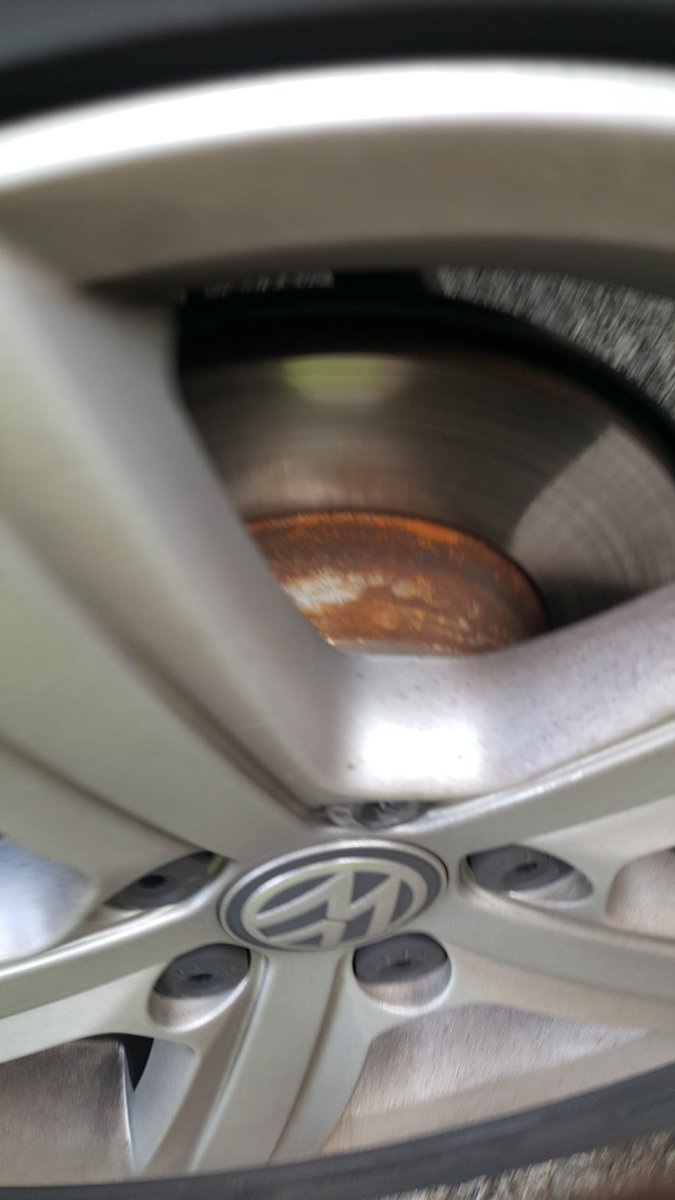 LEED4VIES's tweet photo. @VWUKHelp Hi could you tell me if my wheels/brake pads/discs should look like this on my golf thats only 4-5 months old. Thanks. https://t.co/SZZlJ5Y2zJ