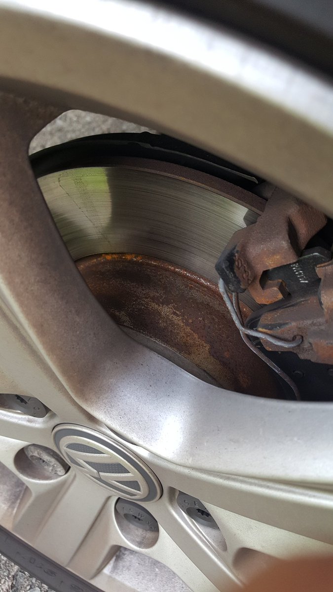 LEED4VIES's tweet photo. @VWUKHelp Hi could you tell me if my wheels/brake pads/discs should look like this on my golf thats only 4-5 months old. Thanks. https://t.co/SZZlJ5Y2zJ