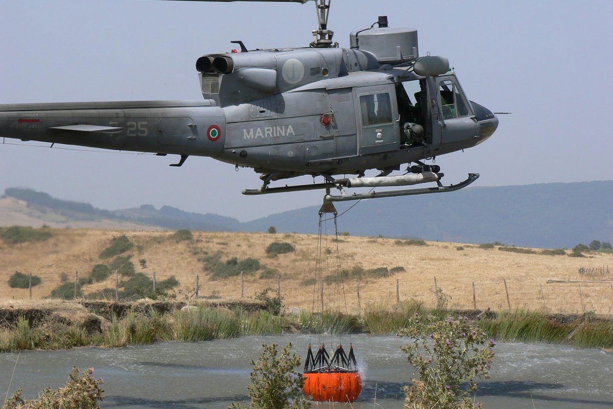 generalemilillo's tweet photo. MinisteroDifesa: RT ItalianNavy: L'impiego dell'aviazione navale della #MarinaMilitare nelle campagne anti #incend… https://t.co/6PsIuL6KsY