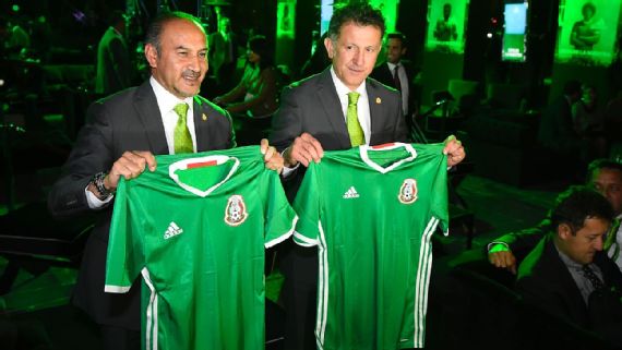 Fansportsmx_'s tweet photo. #LaIndirecta | Vía twitter "Potro" Gutiérrez le tira una 'pedrada' a Osorio⚽️😯🤔😰
El chisme completo, aquí:
➡️https://t.co/14QFDVv1gL https://t.co/xHET9dkwiA