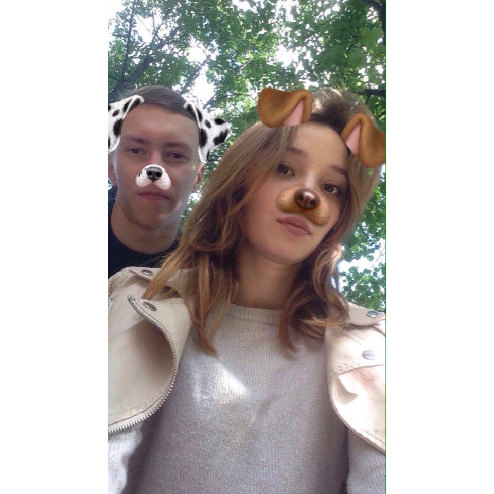 vlada1399's tweet photo. Когда вышла увидится с одноклассником 😀 https://t.co/R1zAFV2Q47
