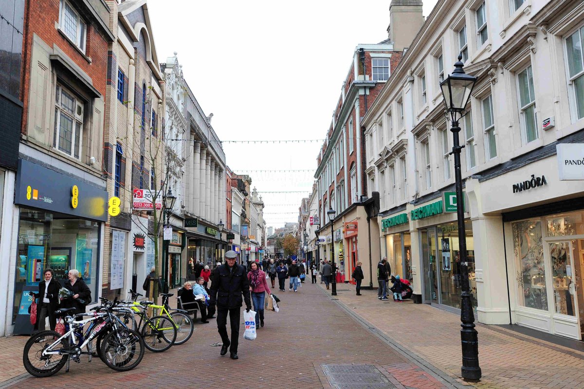 SoCloz's tweet photo. Thousands of UK clothing retailers are at risk of insolvency https://t.co/nJX5wGstuP https://t.co/pqL9dIHy2W