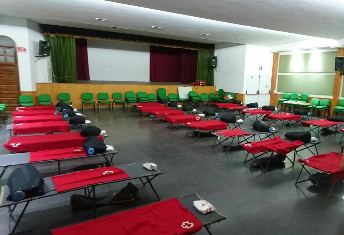 SMolinicos's tweet photo. #IFYeste Salón de actos de #Molinicos anoche para acoger a los desplazados de #Torrepedro y #LosCollados. Gracias a @CruzRojAlbacete https://t.co/UrRRSpVl3z