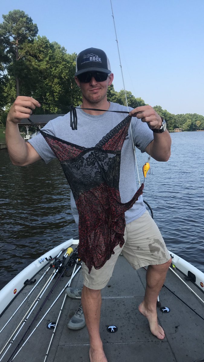 fishyterminator's tweet photo. Am I the only person that experiences stuff like this on the water? @BASS_nation https://t.co/Nac5rzJRmk