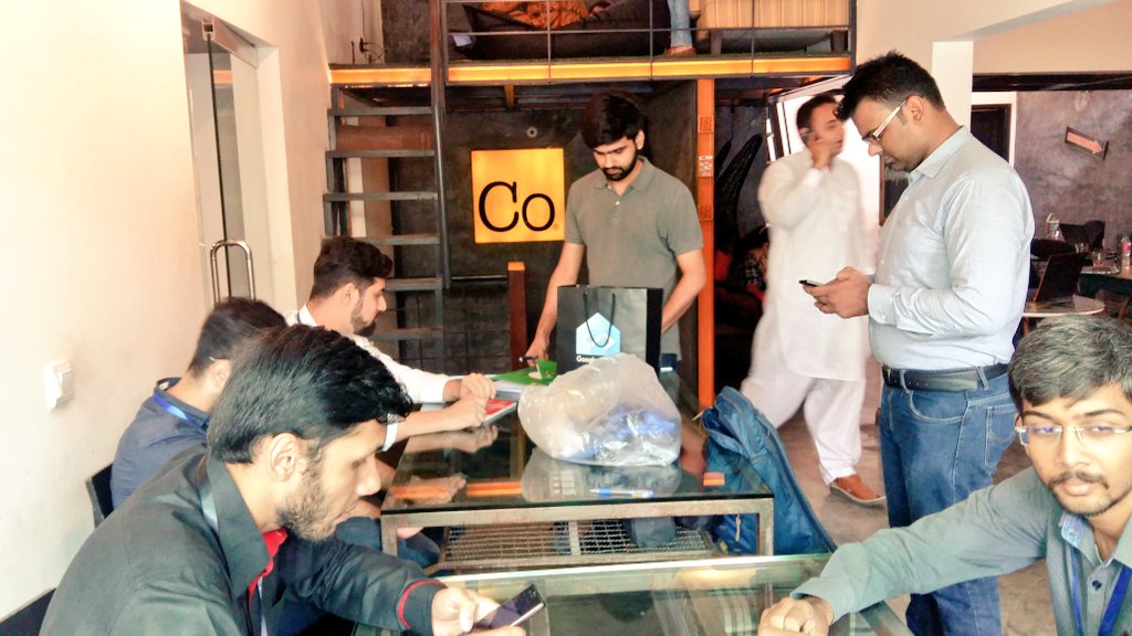 PITBIncubation's tweet photo. .@CoPakistan bustling with #TheLaunchpad10 #Karachi! #Startups excited to throw their #pitches! #Plan9Launchpad https://t.co/BnjzgrlGm4