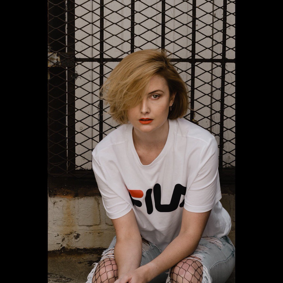 RealLifeStyled's tweet photo. Get that Friday feeling with me in my FiLA tee. 🙌🔥🔥🔥

Full story on the blog.

https://t.co/RNvImDKVI4 https://t.co/3pWp00Dr0F