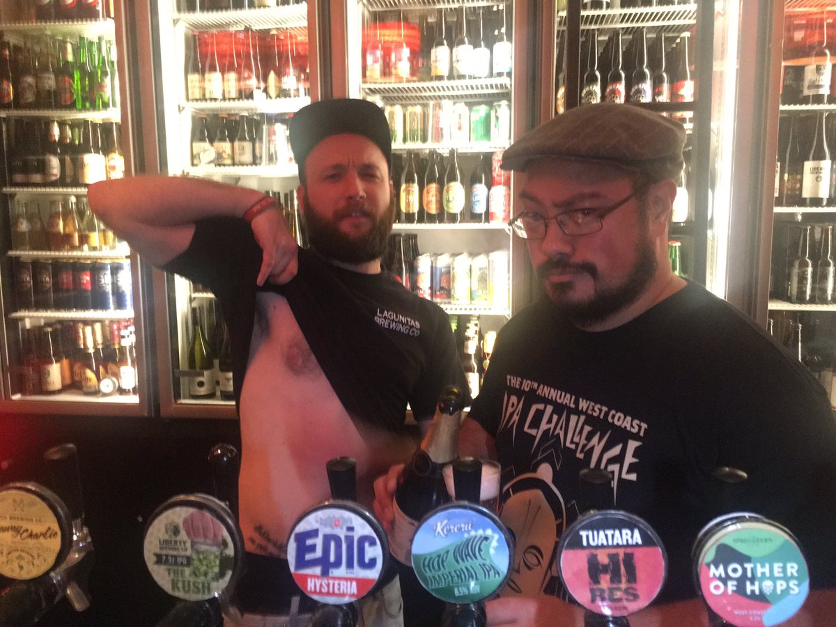 malthouse's tweet photo. Bar staff on point. #westcoastipachallenge #WestCoastToast #WCIPAC2017 https://t.co/sRxcLjd4Ei