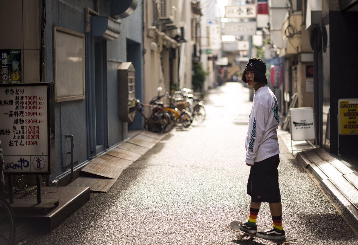 路地裏でビルの間から差し込む光の感じがとっても好き。
#写真好きな人と繋がりたい #うどん県 #高松 #ファインダーの越しの私の世界 #ポートレートモデル #ポートレート女子 #ポートレートモデル募集 #被写体#被写体さんと繋がりたい #被写体募集