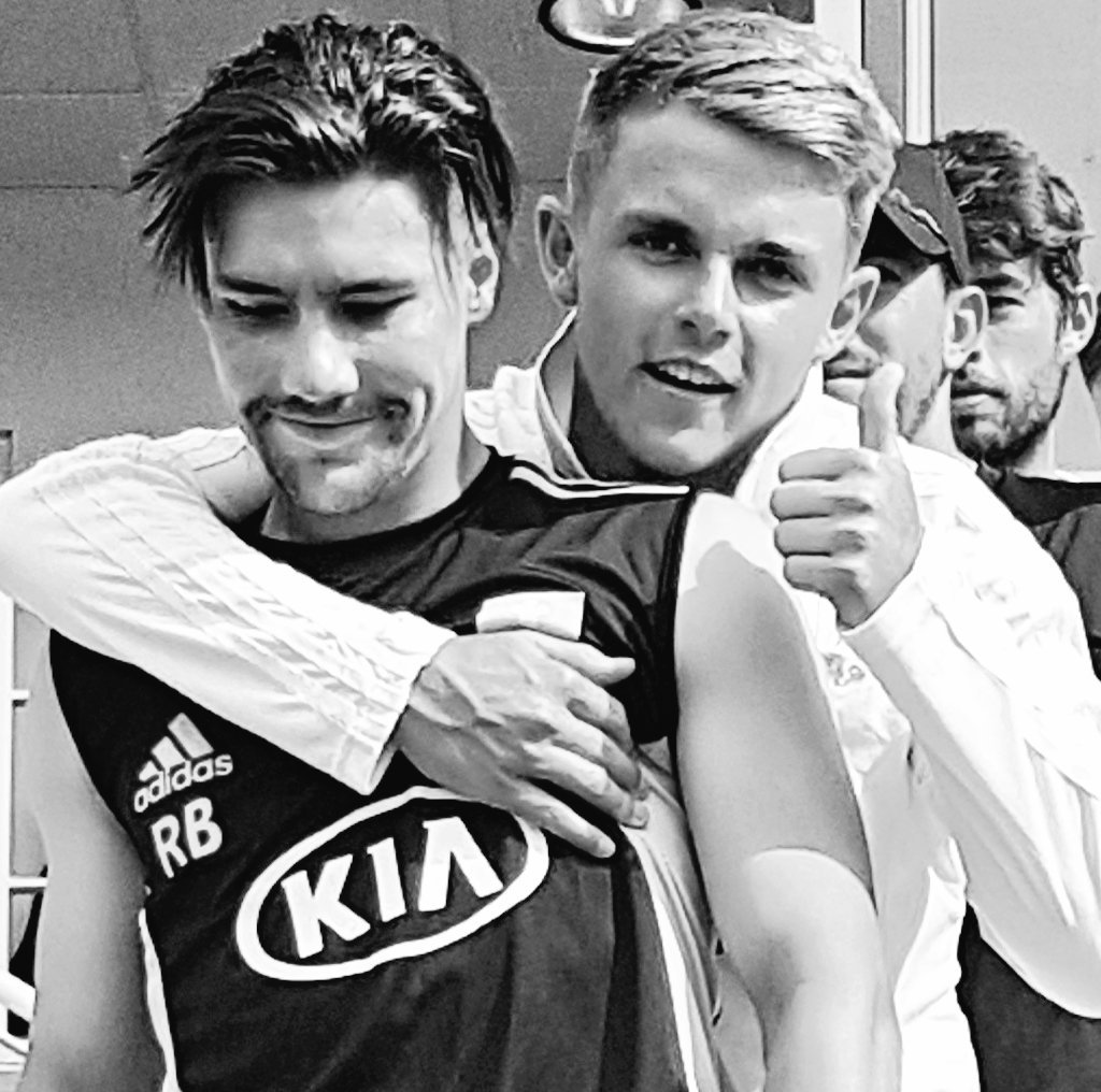 AnnieCricket's tweet image. Reposting this picture I took as it totally epitomizes #teamspirit 
Why @surreycricket is a #properteam