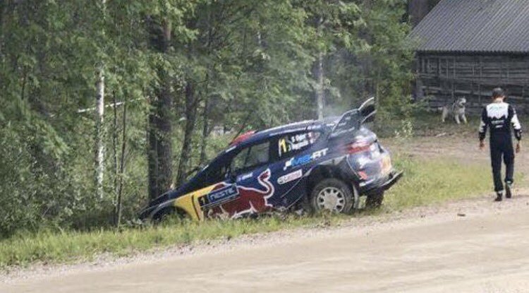 matthieubaumel's tweet photo. Hécatombe au #nesterallyfinland #wrc Ogier out, Tanak crevaison, Neuville problème moteur. Tournant du championnat ?? 🤔#lequipeauto https://t.co/4GxTGja6iF