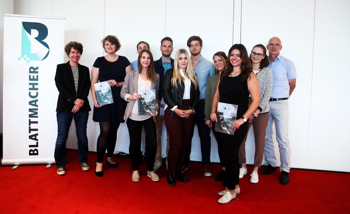 xposeprint's tweet photo. #Design-Projekt: #Schülerzeitung der Berufsschulklasse unseres Auszubildenden gewinnt Schülerzeitungspreis: https://t.co/luQ00ZaLHL https://t.co/qPWmqlEspb