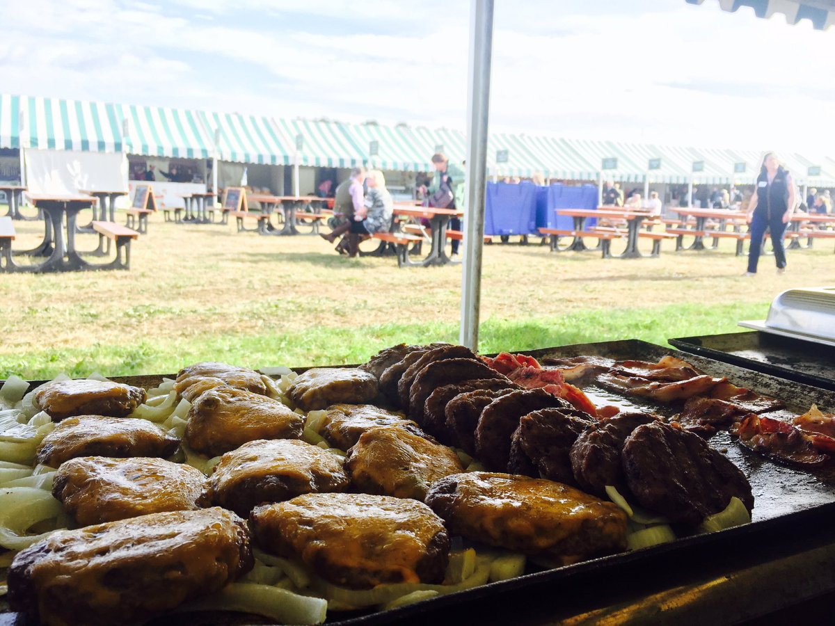 Wellhungtender's tweet photo. Looking out from Totally Food Show @TheGameFair #nomnom #niceyourself #breakfast #elevenses #lunch #snack 🍔🍔 https://t.co/hkhCqOw32g