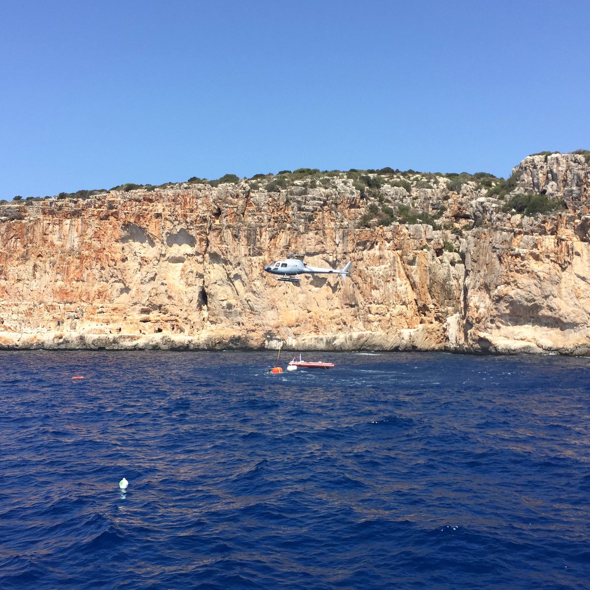 CantinaSMLP's tweet photo. "Quell'antica #cantina andava portata in salvo". #AKENTADAY #EmersionParty #Emersione #Akenta #CantinaSubacquea #Alghero https://t.co/n98NESia7k
