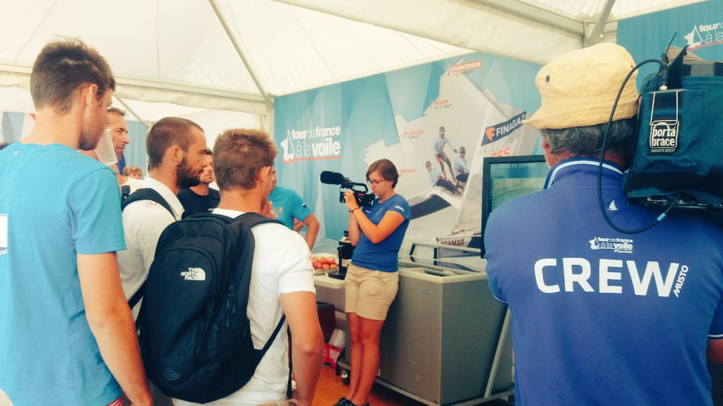 TeamInstallux's tweet photo. C'est l'heure du briefing skipper à Nice ! Les équipages s'apprêtent à vivre le dernier raid côtier du @tourvoile. Départ à 12h30 ! https://t.co/ktXEWiXhm2