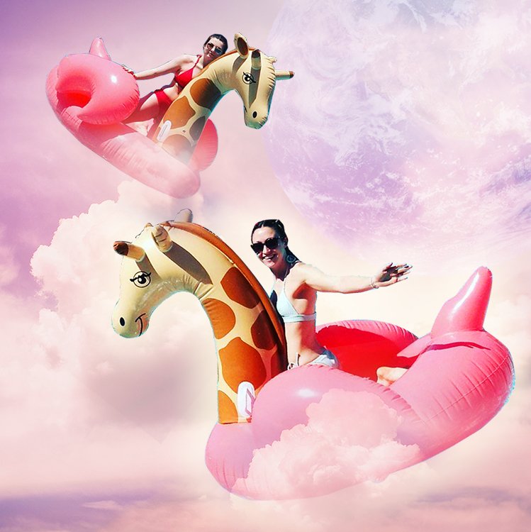 Relax in style with your very own inflatable #Giraffamingo. Just retweet this post for your chance to #win. #GoRoam  bit.ly/2uGjbE2