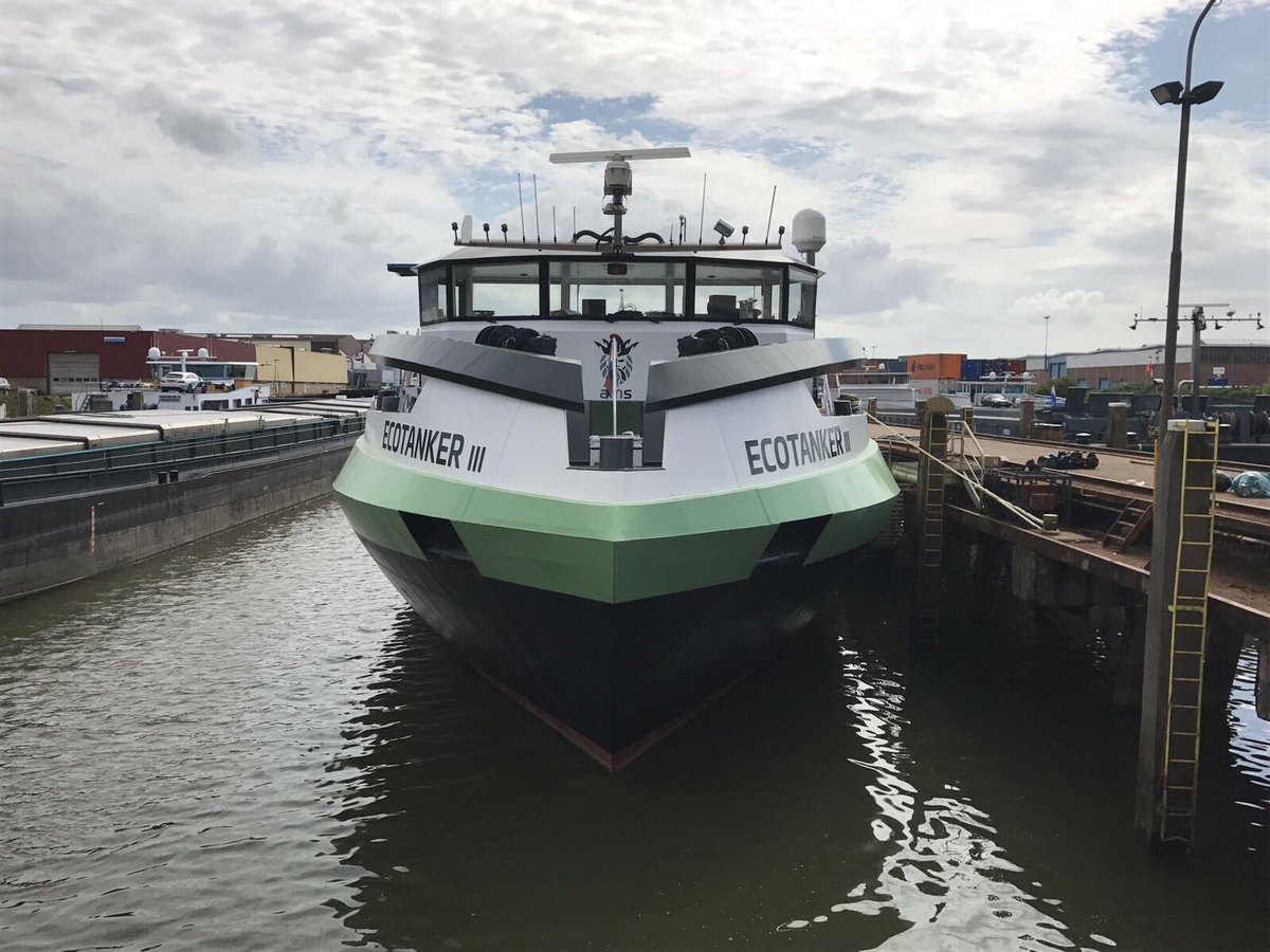 Dockmarks's tweet photo. Voor AMS BV hebben wij de scheepsbelettering 
voor de ECOTANKER III verzorgd.  
#scheepsbelettering #amsbv https://t.co/ZRGYUYJgrL https://t.co/JNgGOmPWJy