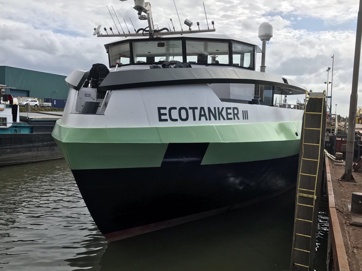 Dockmarks's tweet photo. Voor AMS BV hebben wij de scheepsbelettering 
voor de ECOTANKER III verzorgd.  
#scheepsbelettering #amsbv https://t.co/ZRGYUYJgrL https://t.co/JNgGOmPWJy